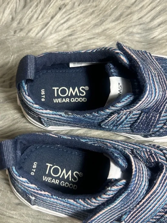 TOMS Fenix Double Strap Boys Navy Blue Slip-On with Hook Loop Straps Sneaker Sz6 - Picture 8 of 9